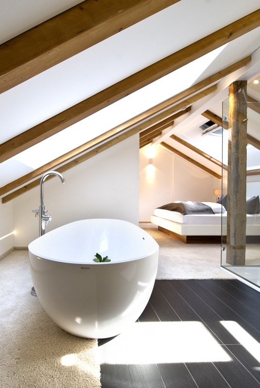 Sternenblick Etagen Suite Superior mit freistehender Badewanne