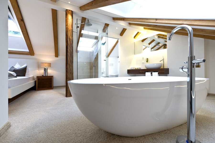 Sternenblick Etagen Suite Superior mit freistehender Badewanne