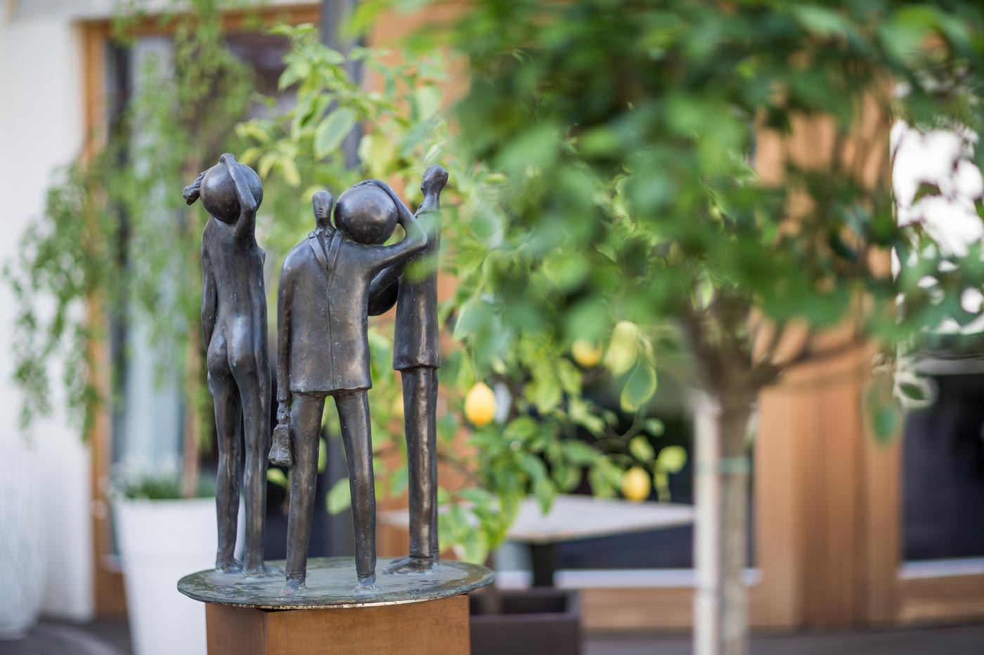 Kunst-Skulpturen-im-Hotel